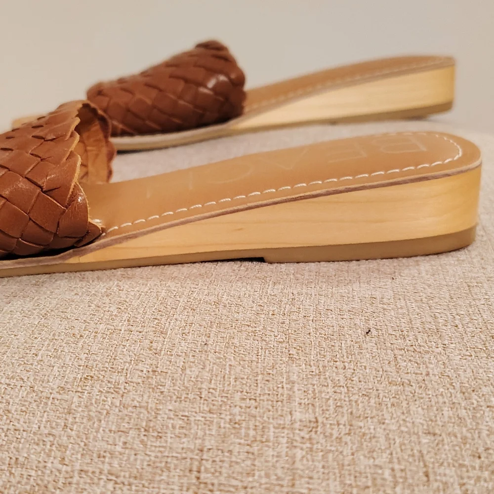 Beach by Matisse Tan Woven Slide Sandals